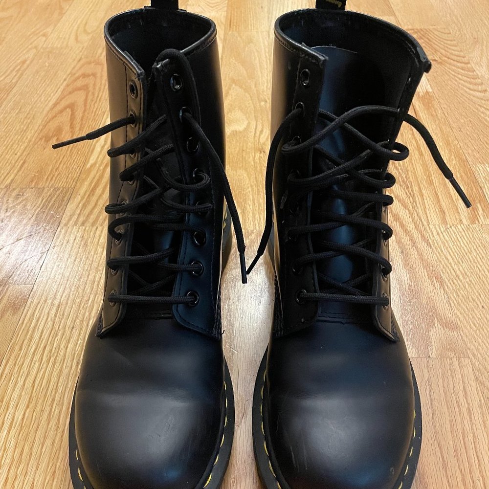 Dr Martens Docs 1460 Smooth Leather boots. Black. Womens 9 / EU 41